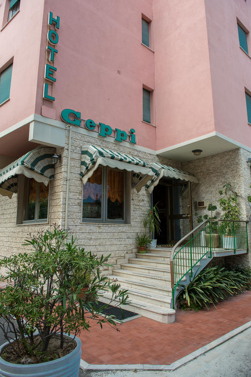 Hotel Geppi Pietra Ligure Exterior foto