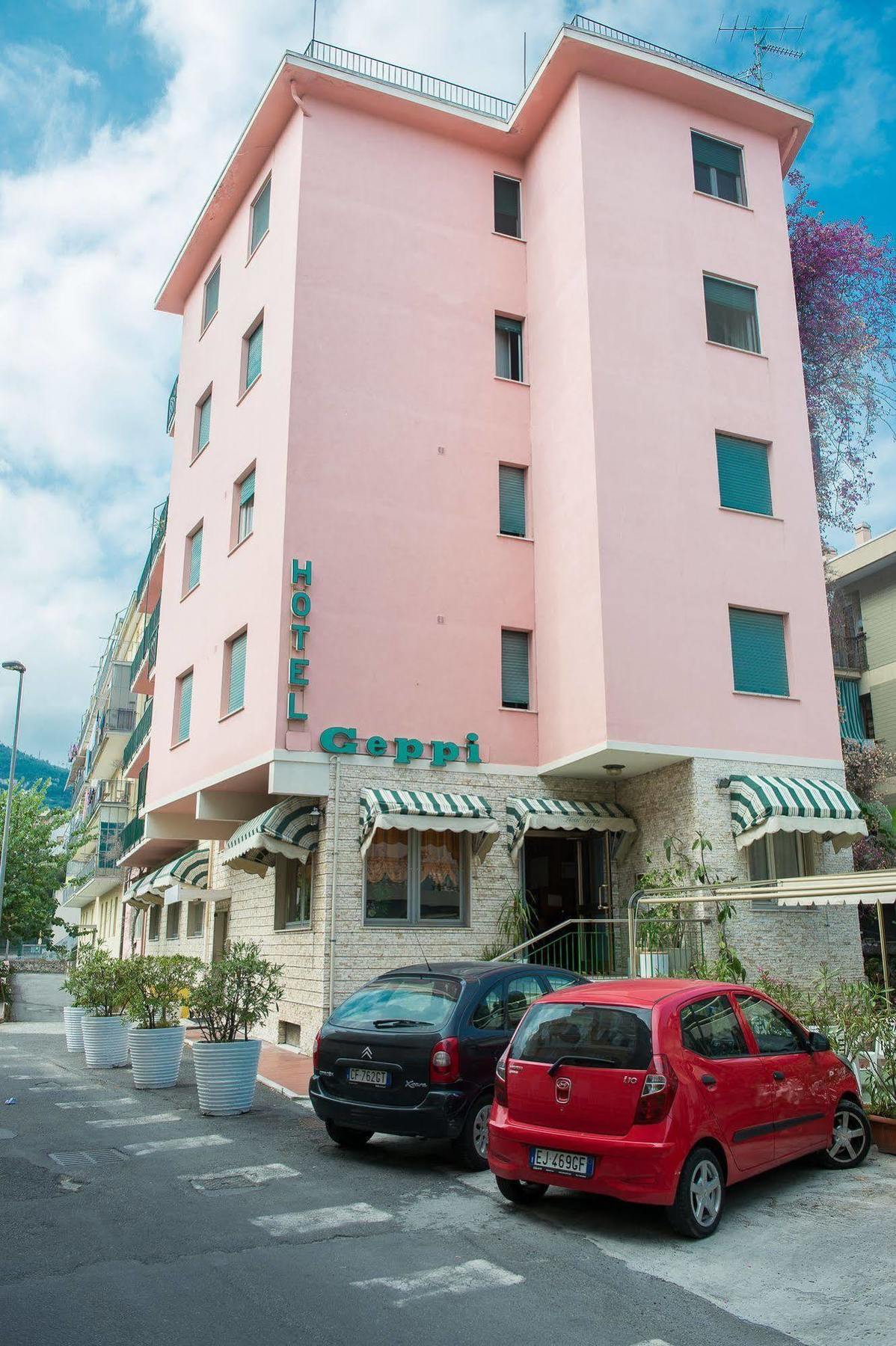 Hotel Geppi Pietra Ligure Exterior foto