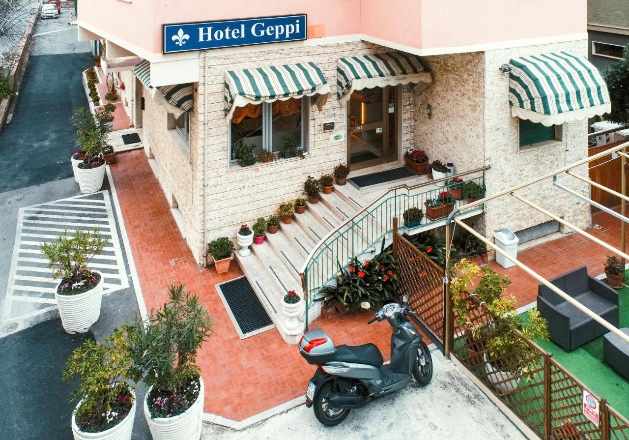 Hotel Geppi Pietra Ligure Exterior foto